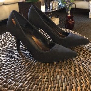 Beautiful Navy Calvin Klein Pumps